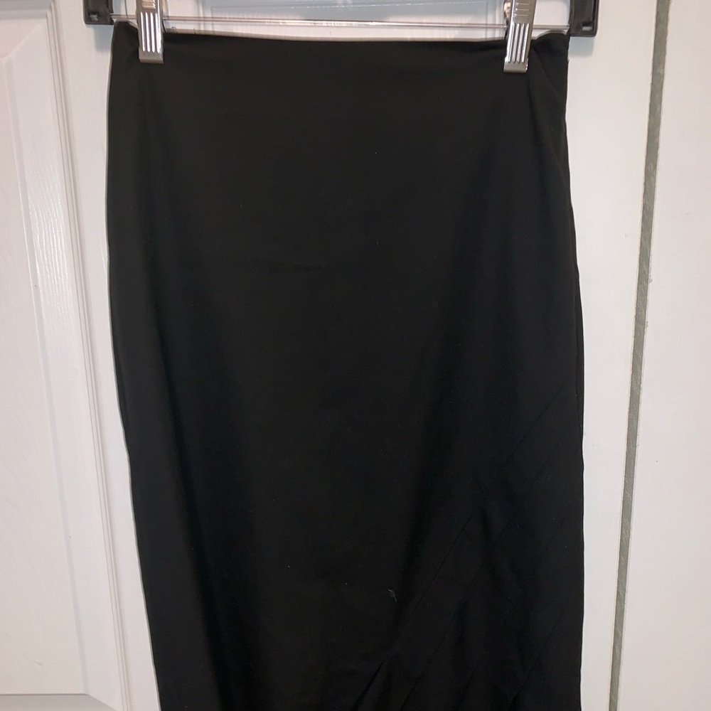 The Limited Stretch Skirt